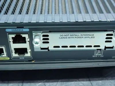 Used CISCO SYSTEMS 1720 Networking Routers Ohio US | HGR 24 #941804
