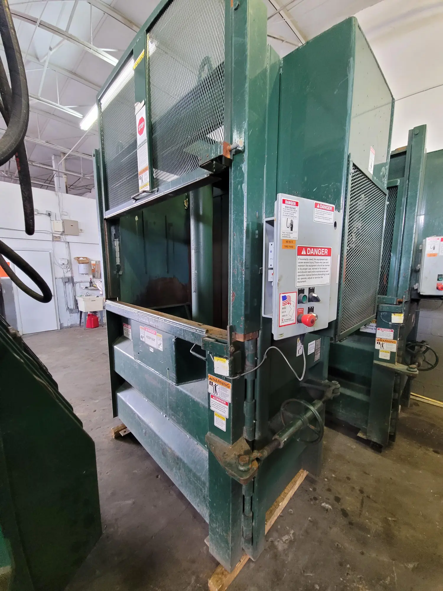 USED 2007 WASTEQUIP 60XHD
