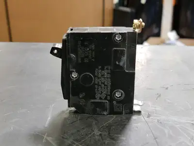 NEW SQUARE D QOB130