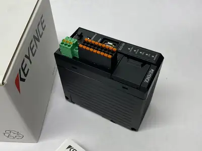 USED KEYENCE COMPACT MODEL SENSOR AMPLIFIER STANDARD/SORTING MODE