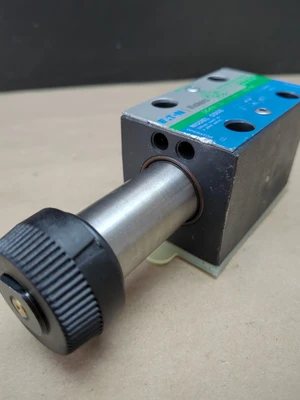 NEW Eaton DGV-3S-2A-M-U-B5-60