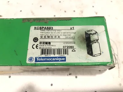 Telemecanique XCSPA593 Preventa XCS Safety Interlock Switch-NIB