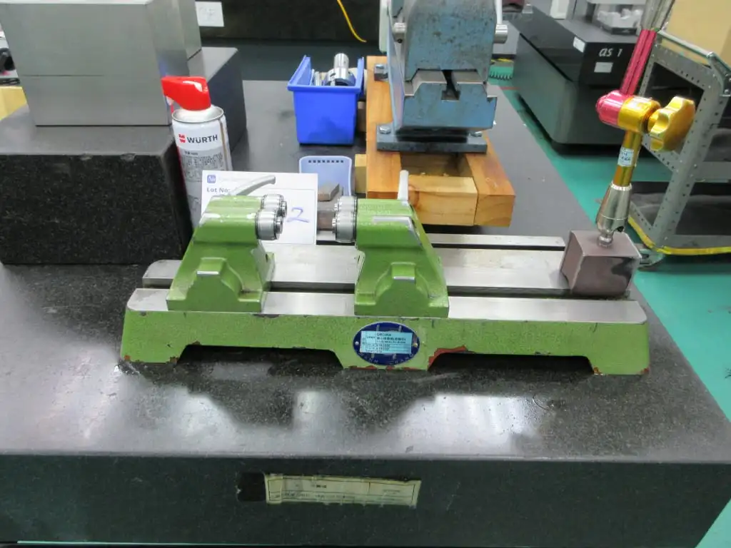 Used _UNKNOWN_ _UNKNOWN_ Bench Centers TW | Apex Group #1551170