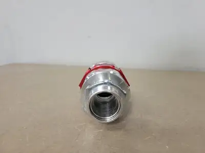 NEW THOMAS & BETTS STX100-467