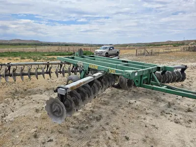 USED JOHN DEERE 335