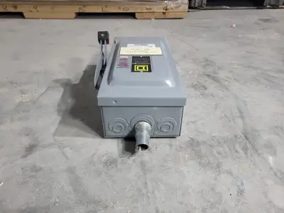 USED SQUARE D CH221N