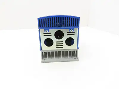 Lenze ESV251N01SXB SMV Drive 1/3HP 1240/240 VAC Input 0-500Hz 0-230 3ph .33Hp