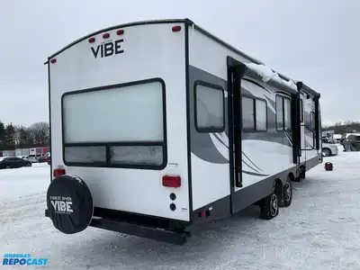 USED 2018 FOREST RIVER VIBE 288RLS