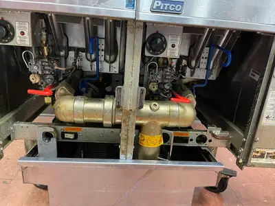 Used Pitco Used 2022 Pitco SG14S NG Fryer with (2) 50 lb. Frypots and Filter Drawer - TH2 Cookers / Coolers / Fryers Illinois US | Falcon Restaurant Supply #1374681