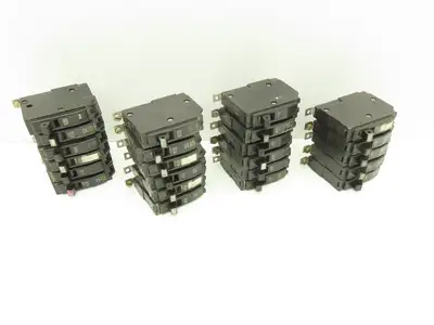 Square D QOB120  20 Amp Circuit Breaker 1-Pole 20A Bolt-On 120/240V  Lot of 23