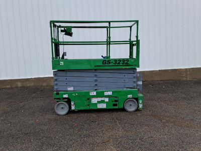 USED 2016 Genie GS-3232