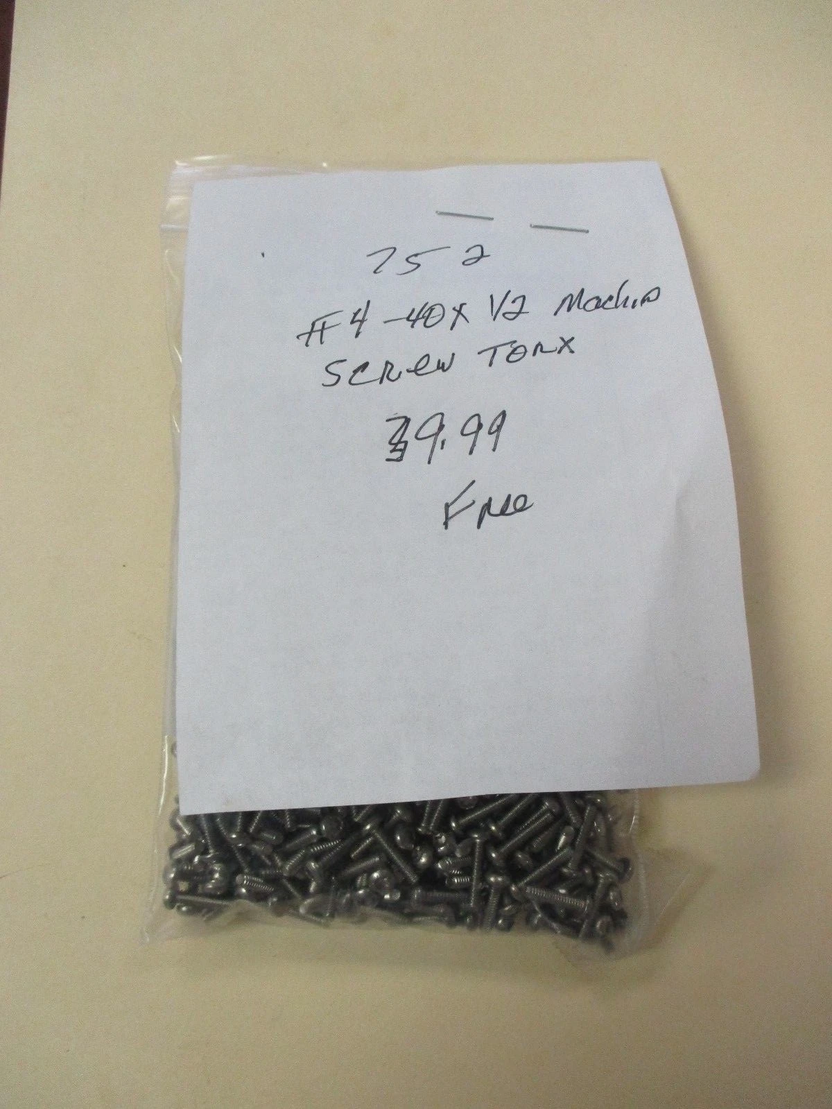 New #4 - 40 X 1/2" Machine Tork Screws (QTY 752)