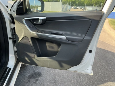 USED 2016 VOLVO XC60 T5 PREMIER