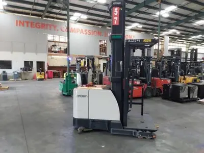 USED 2019 CROWN SP4050-30