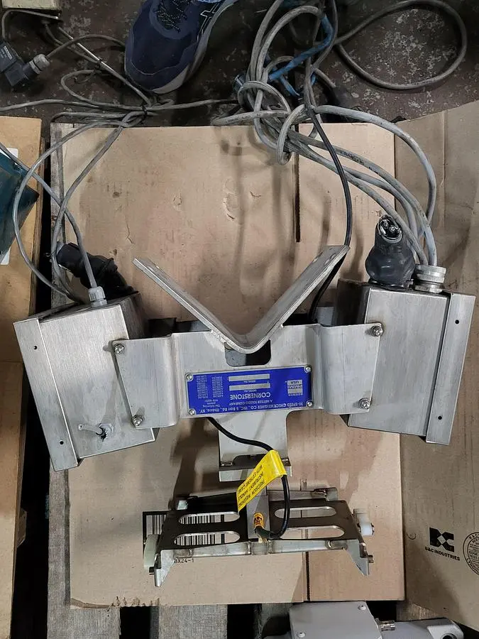 USED METTLER TOLEDO METTLER TOLEDO CORNERSTONE HI-SPEED CHECKWEIGHER CZ2310-1A SER # S980460 1A
