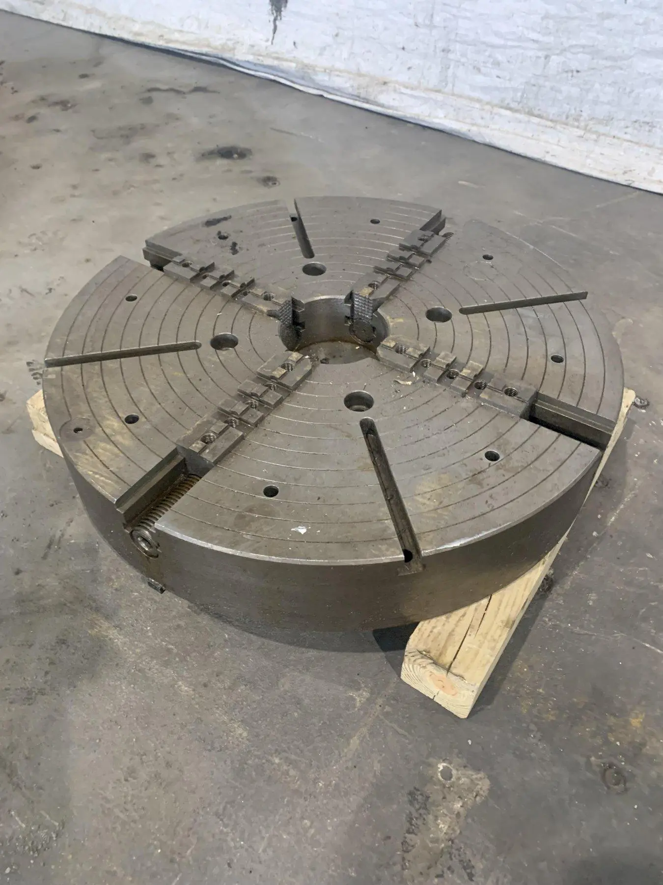30" 4-JAW LATHE CHUCK. STOCK # 0998924.