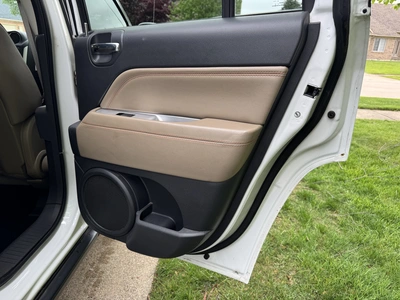 USED 2014 JEEP COMPASS