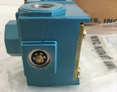 NEW MAC VALVE 56C-13-617AA