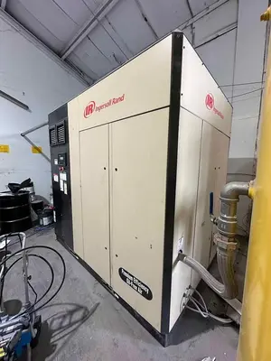 Used OUTDOOR INDUSTRIAL SANDBLASTER _UNKNOWN_ Blast Room (Manual Booth) Pennsylvania US | Shot Blasting Equipment #1244249