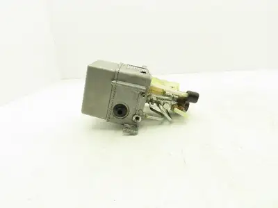 Showa LCB 4 Lubrication Pump Lube Oil 100V 0.1LPM 1.2Mpa