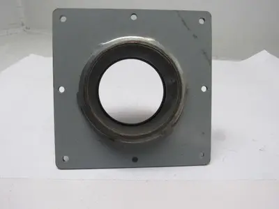 OZ/Gedney 4" Insulated Rigid Conduit Box Connector W/ Mounting Plate