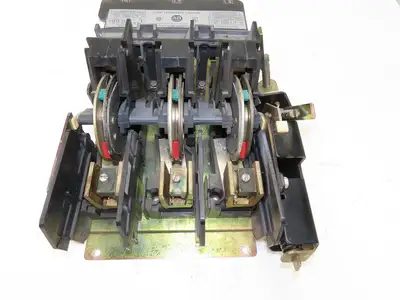 Allen Bradley 1494V-DS400 Safety Disconnect Switch 400A 600V 125HP 3Ph