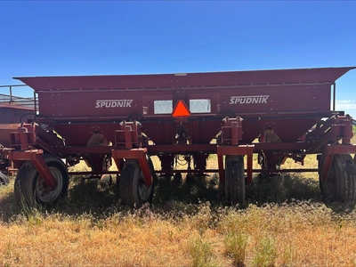 Used _UNKNOWN_ _UNKNOWN_ Planters Idaho US | Tri-Steel Manufacturing #1557160