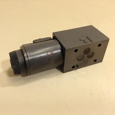USED VICKERS DG4V-3S-2AL-M-U-HL7-60-EN490