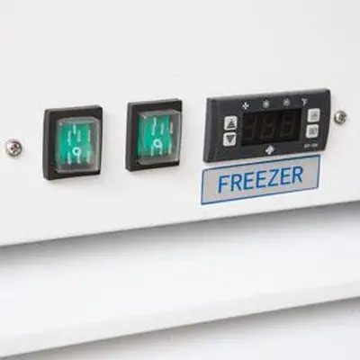 SINGLE DOOR UPRIGHT DISPLAY FREEZER -