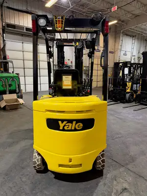 Used 2020 Yale ERC055VGN 4-Wheel Sit down Electric Counterbalance Forklifts New York US | United Lift #1446655