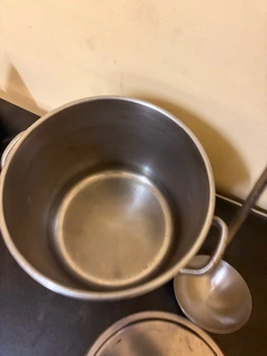 cooking pot