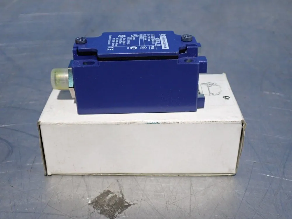Used TELEMECANIQUE ZCKJ1D Relays & Switches Ohio US | HGR 24 #911943