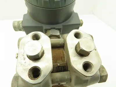 Foxboro 823DP-I3S1NM2 Pressure Transmitter 12.5-65VDC 3000psi Manifold M20TES-AM