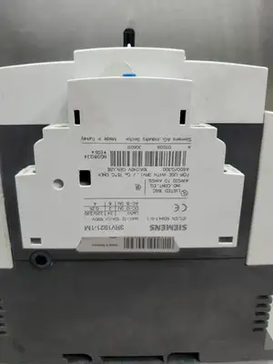 USED Siemens 3RV1042-4JB10 Motor Starter Circuit Breaker w/3RV1921-1M Module