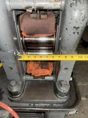 6" WIDE X 4" DIAMETER 2-HI STANDARD AMERICAN POWERED ROLLING MILL. STOCK # 0885925