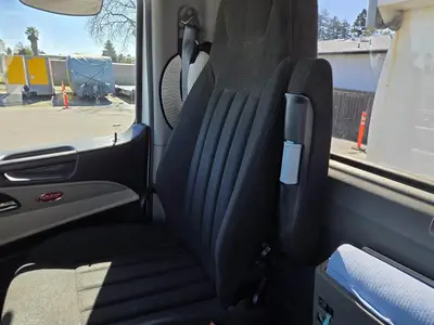 USED 2023 PETERBILT 567