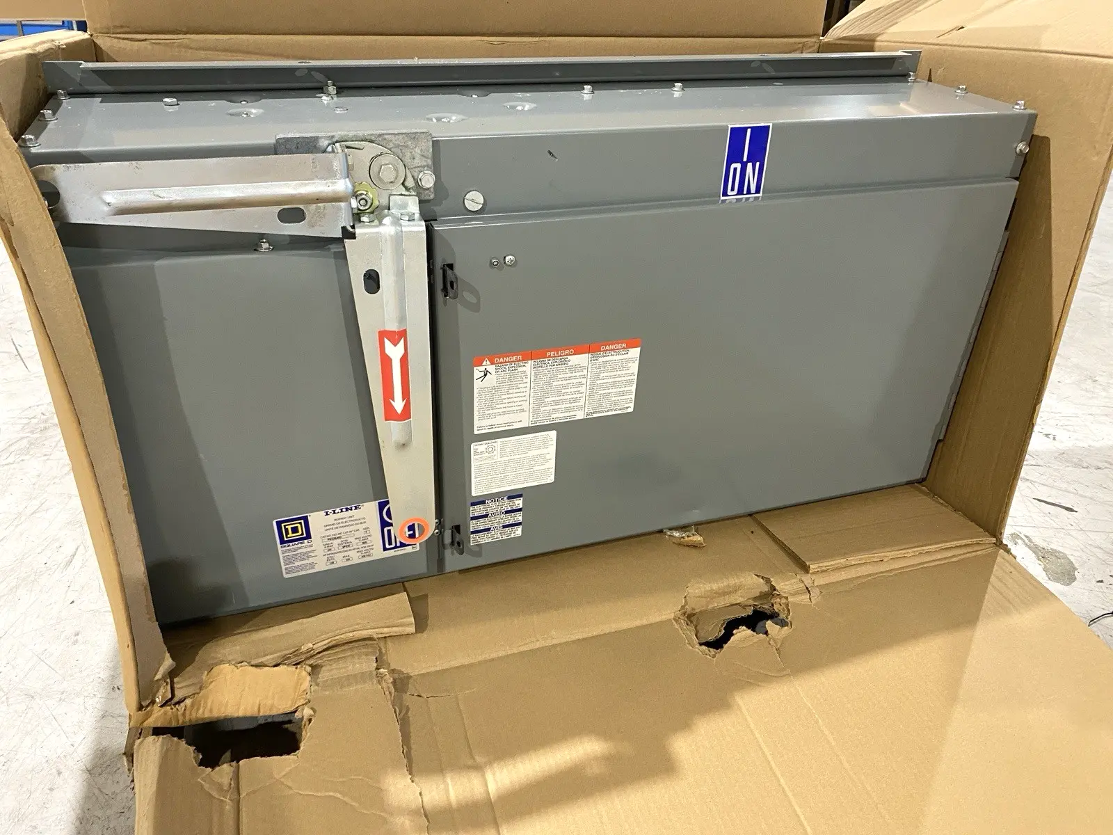 NEW SCHNEIDER SQUARE D PLUG-IN I-LINE BUSWAY FUSIBLE 400A 600VAC  3P, 3 FUSE + G