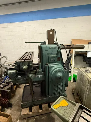 MILWAUKEE H No. 3 Horizontal Milling Machine | ListingHippo (7)