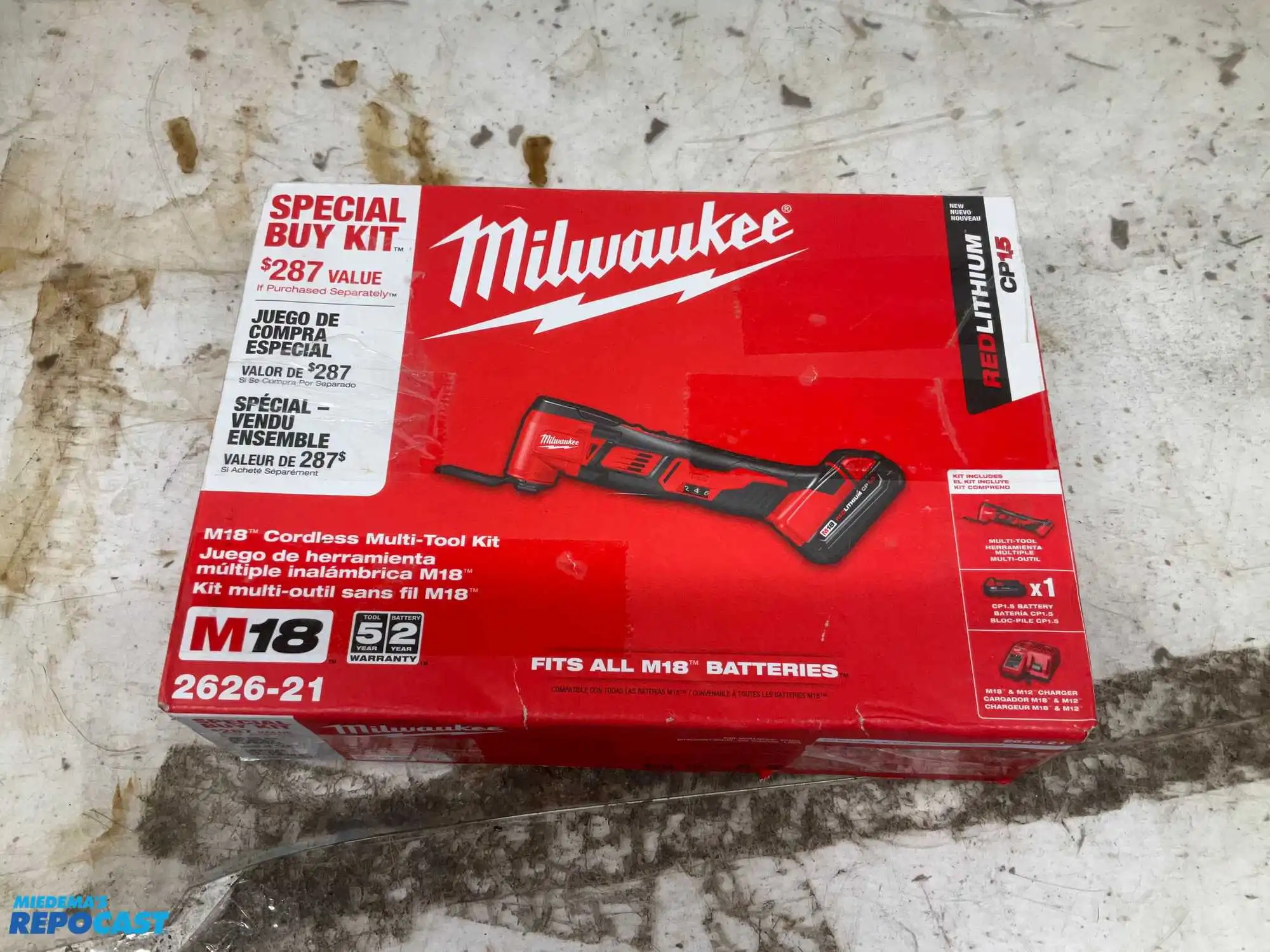 Milwaukee M18 18V Lithium-Ion Cordless Oscillating Multi-Tool Kit with Battery and Charger, New