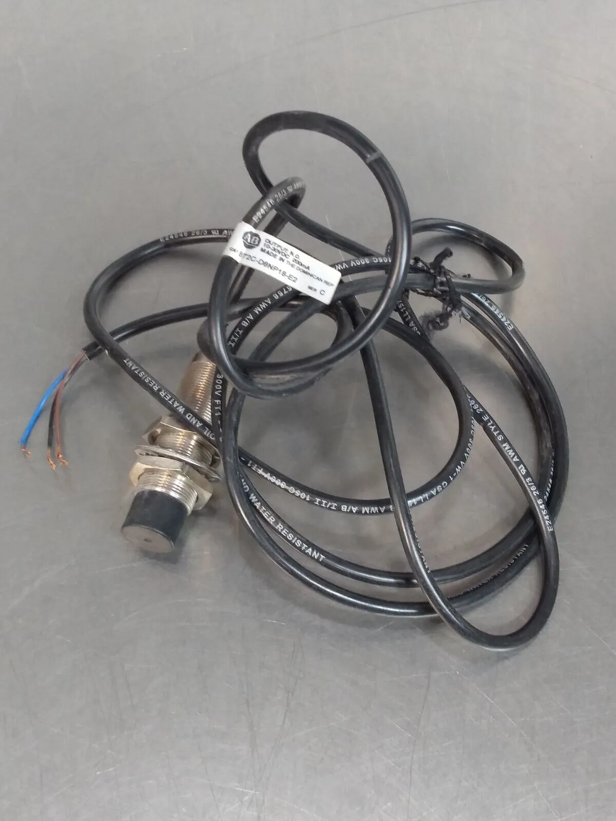 Allen-Bradley 872C-D8NP18-E2/C Proximity Sensor 10-30VDC Loc5E5/5