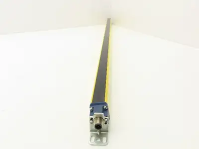 Schmersal SLC440COM-E-0890-14 Safety Light Curtain Transmitter Only