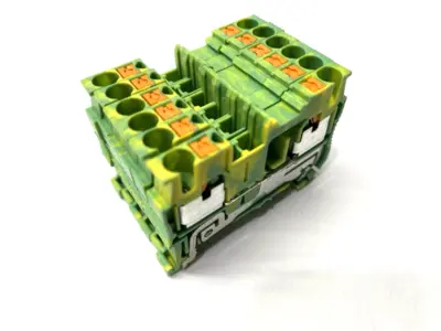 USED PHOENIX CONTACT GROUND TERMINAL BLOCK GREEN/YELLOW PT 2,5-PE LOT OF 6