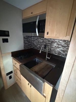 Used 2021 INTERNATIONAL SHOWHAULER CUSTOM 4X4 Campers, Caravans, Motorhomes Michigan US | Miedema Asset Management Group #1580270