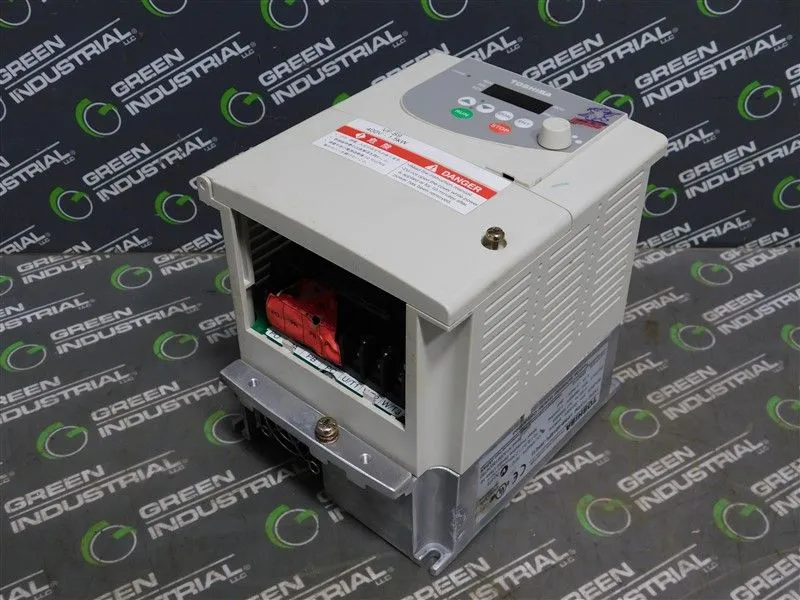 Toshiba VFS9-4015PL-WN(1) Transistor Inverter 2HP 3.1kVA 4.1A 0.5/400Hz Used