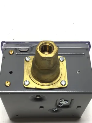 Honeywell L404F 1094 Pressure Control