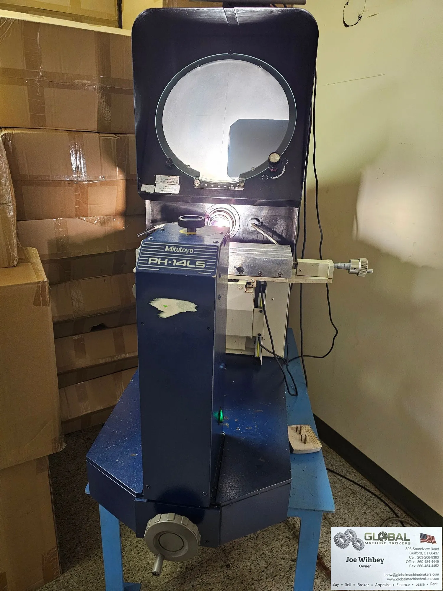 Mitutoyo PH-14LS - 14" Optical Comparator w/ Quadra-Chek 200 DRO