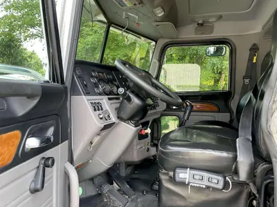 USED 2011 PETERBILT 367