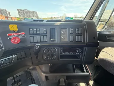 2023 VOLVO VNR300 Dump Trucks | Platinum Group (24)