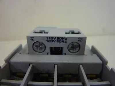 USED ALLEN BRADLEY 700-CF400 SER A