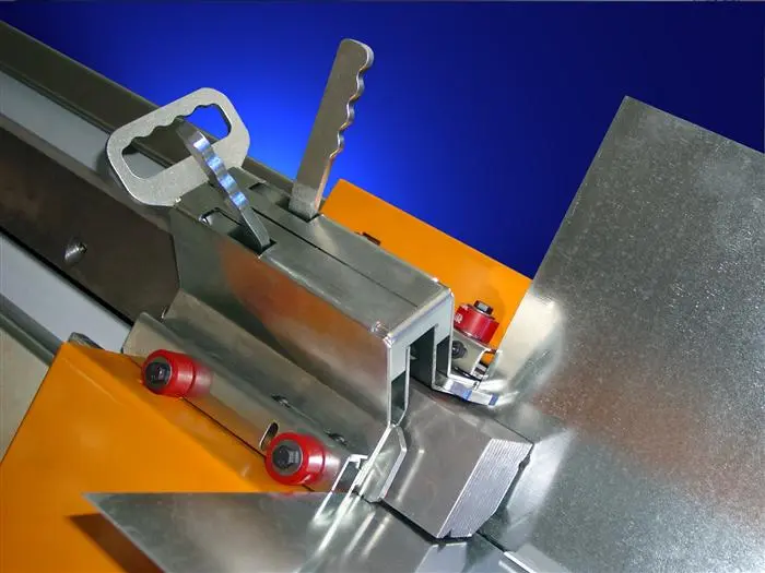 RAS Ducting Machine DuctZipper
